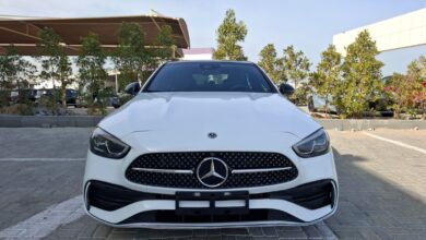 Photo of إيجار مرسيدس C300 بالسائق لاستقبال رجال الأعمال بأناقة